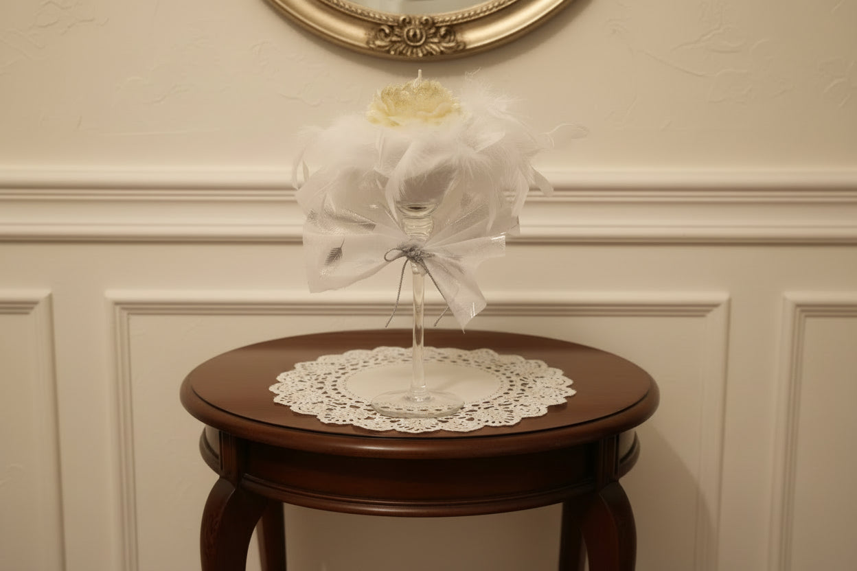 Photophore sur pied - Coupe en cristal 2-en-1 avec plumes blanches