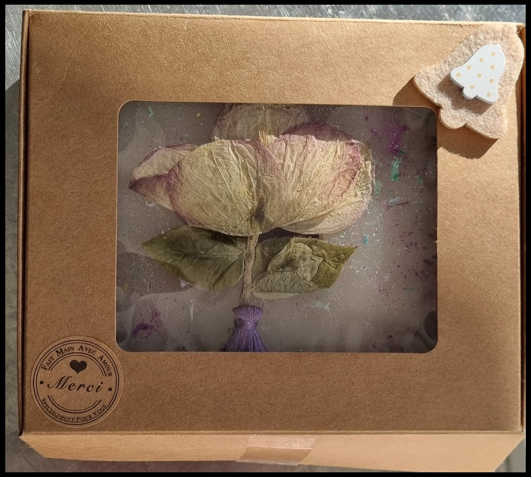 Suspension "Candy Love" - Hellébore Parfumée: Iris Jasmin